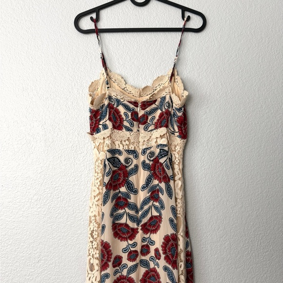 NWT FARM Rio Francesca Sand Midi Dress Cream with Red and Blue Floral Design - Picture 4 of 8